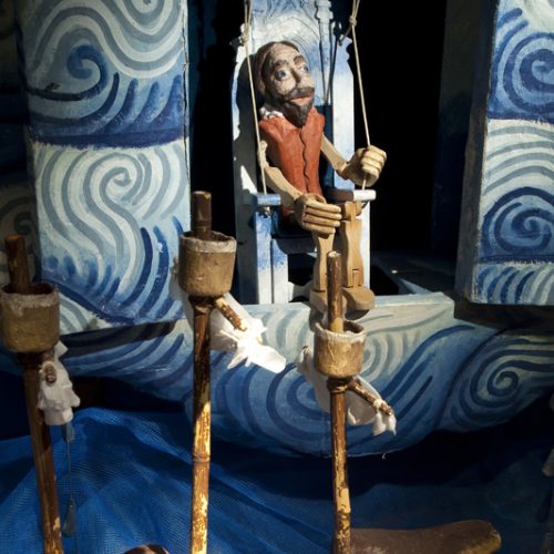 Marioneta navío y atrezzo utilizados en Viaje del Parnaso (2005)