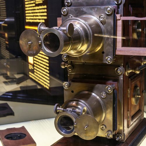 Una vuelta al mundo de la linterna mágica - Exposición Temporal