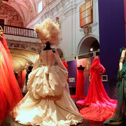 La moda y los clásicos - Exposición Temporal