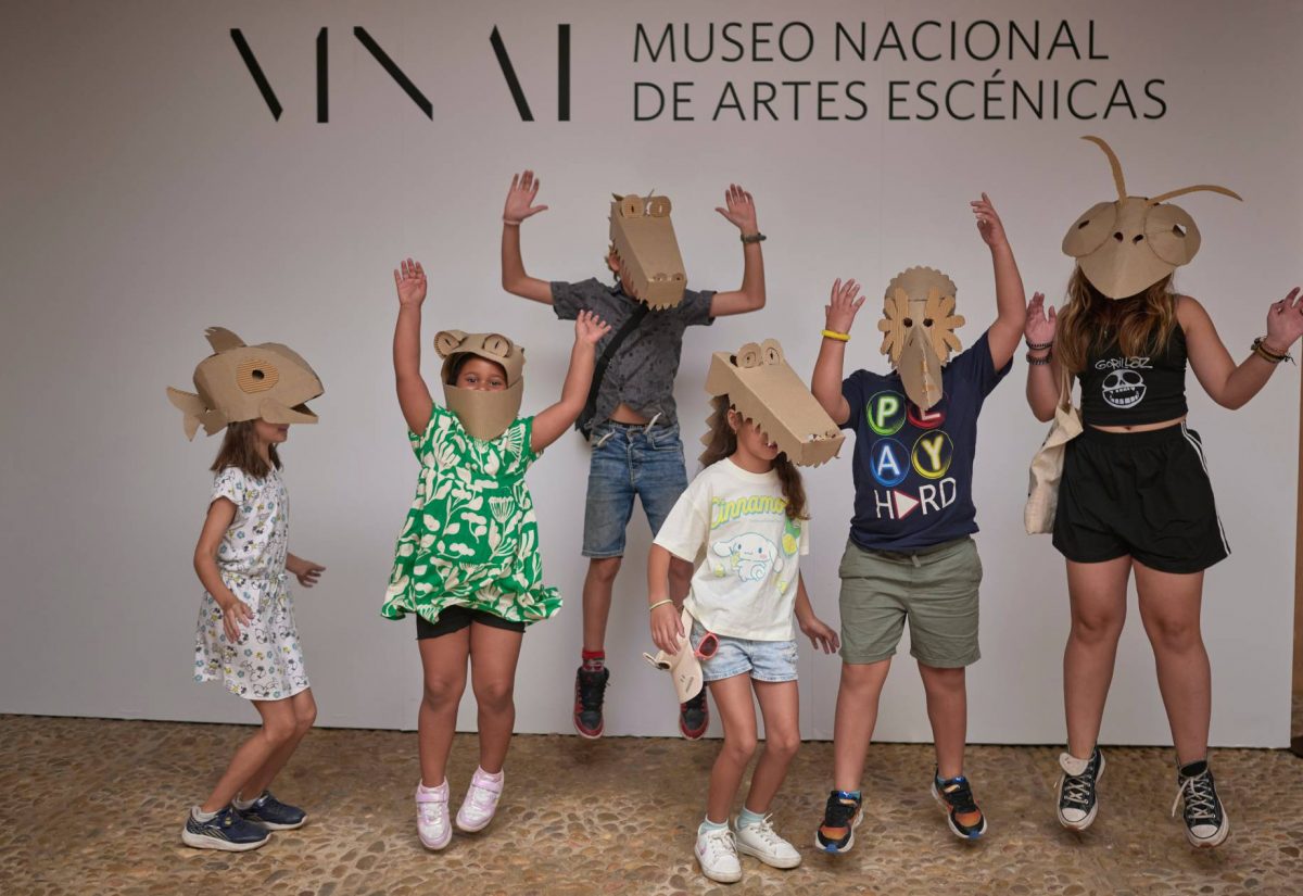 Taller de máscaras: Jugando a los animales: TALLER FAMILIAR ANIMALES (P.Lorente)