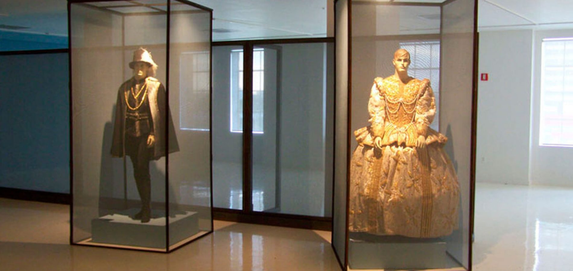 Cien años vistiendo a Calderón - Exposición Temporal
