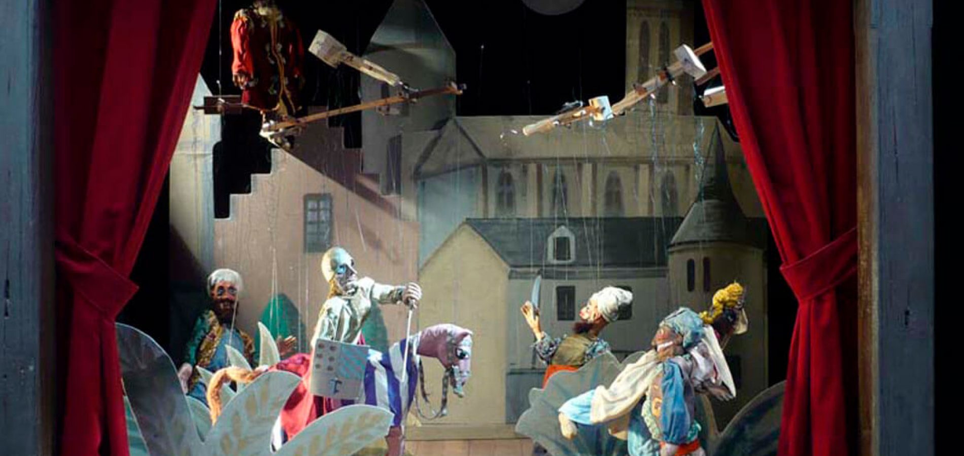 La vida feliz: Máscaras peruanas, el Bululú castellano y el Retablo de Maese Pedro - Exposición Temporal