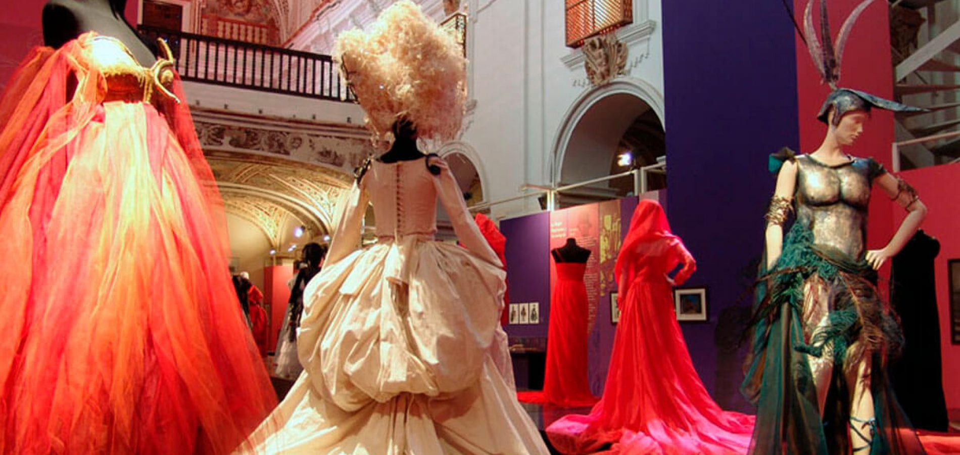 La moda y los clásicos - Exposición Temporal