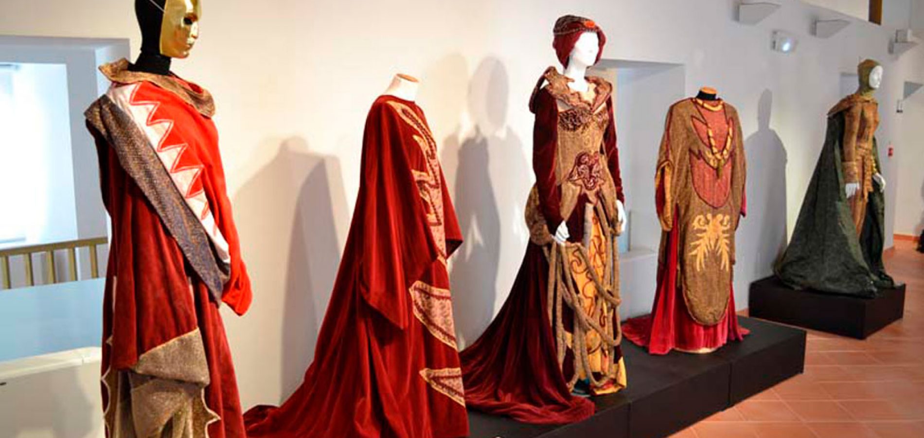 Vestir a Calderón: La Cena del Rey Baltasar - Exposición Temporal